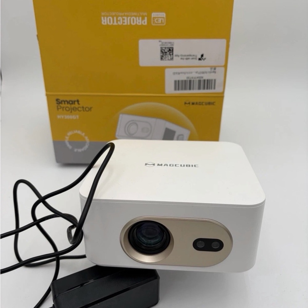 Mini Projector - White - Picture 9 of 12